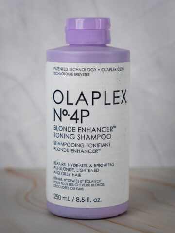 Olaplex N° 4P Blonde Enhancer Toning Shampoo 250ml - shampoo tonalizzante per capelli biondi e grigi